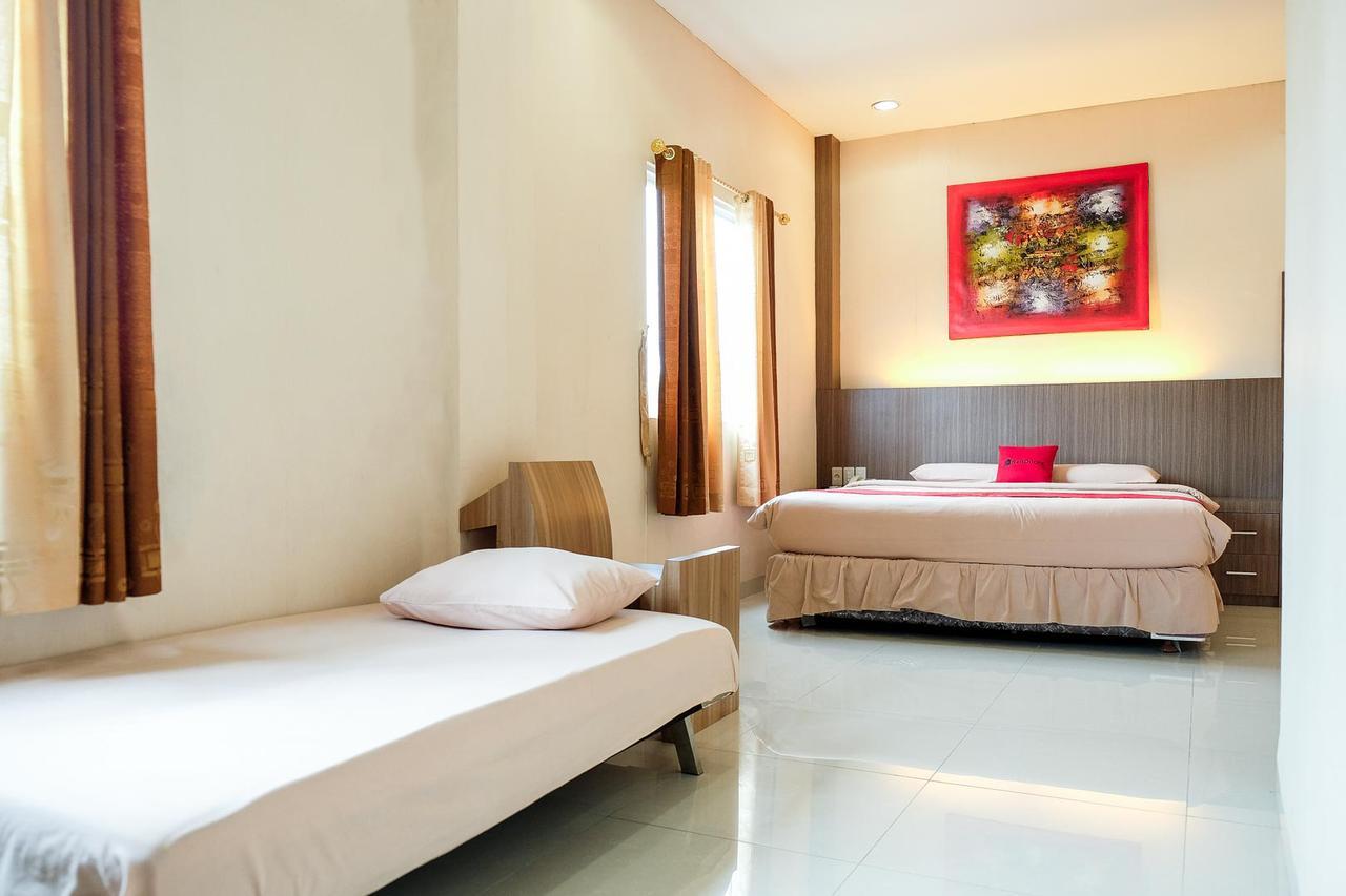 Reddoorz Plus Near Living World بيكانبارو المظهر الخارجي الصورة
