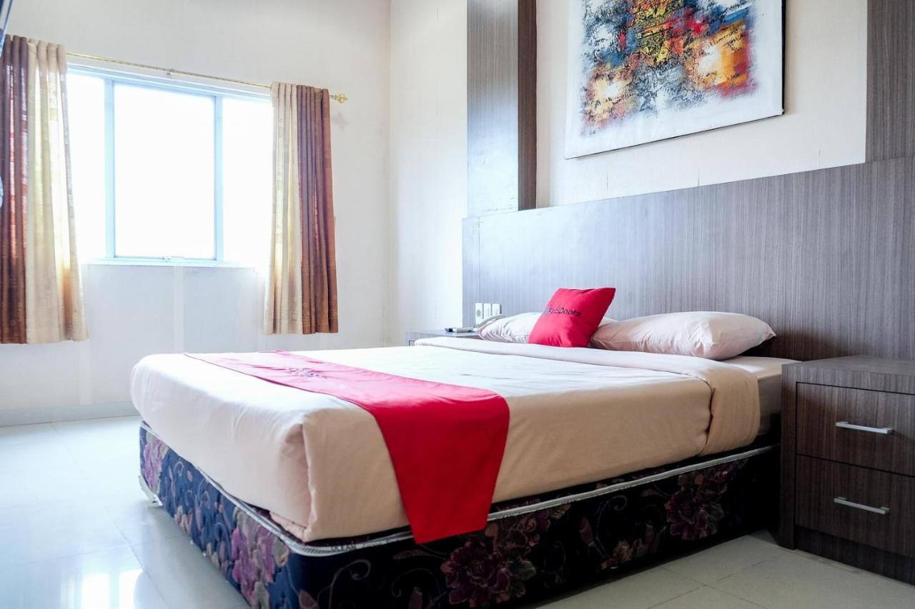 Reddoorz Plus Near Living World بيكانبارو المظهر الخارجي الصورة